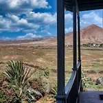 Casa Atlantida-quiet House With Balcony And Fast Wifi Semesterbostad