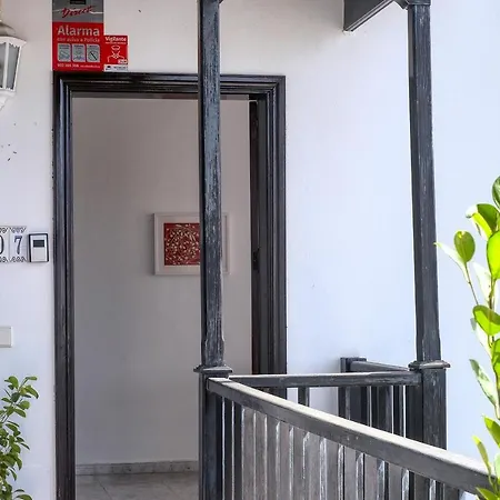 Casa Atlantida-quiet House With Balcony And Fast Wifi Hébergement de vacances Costa Teguise